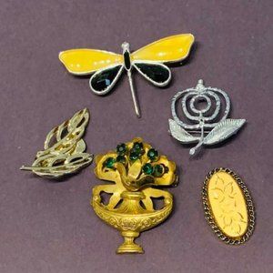 5 vintage gold silverbrooches from 1970s. dragon fly pin, leaves. Retro style!